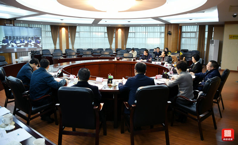 2021年1月6日，元方主持召開中國重汽綿陽生產(chǎn)基地擴(kuò)能上量第三次聯(lián)席會議  張莉 攝.jpg