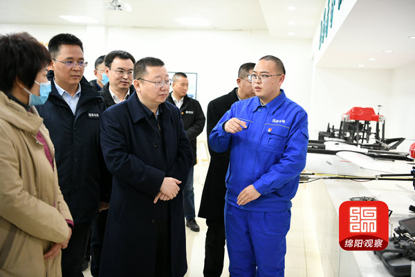 2021年2月10日，元方帶隊(duì)檢查疫情防控、安全生產(chǎn)和市場供應(yīng)8  張莉 攝.jpg
