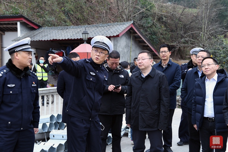 2022年1月9日，元方赴江油督導(dǎo)道路交通安全隱患整治2  張莉 攝.jpg