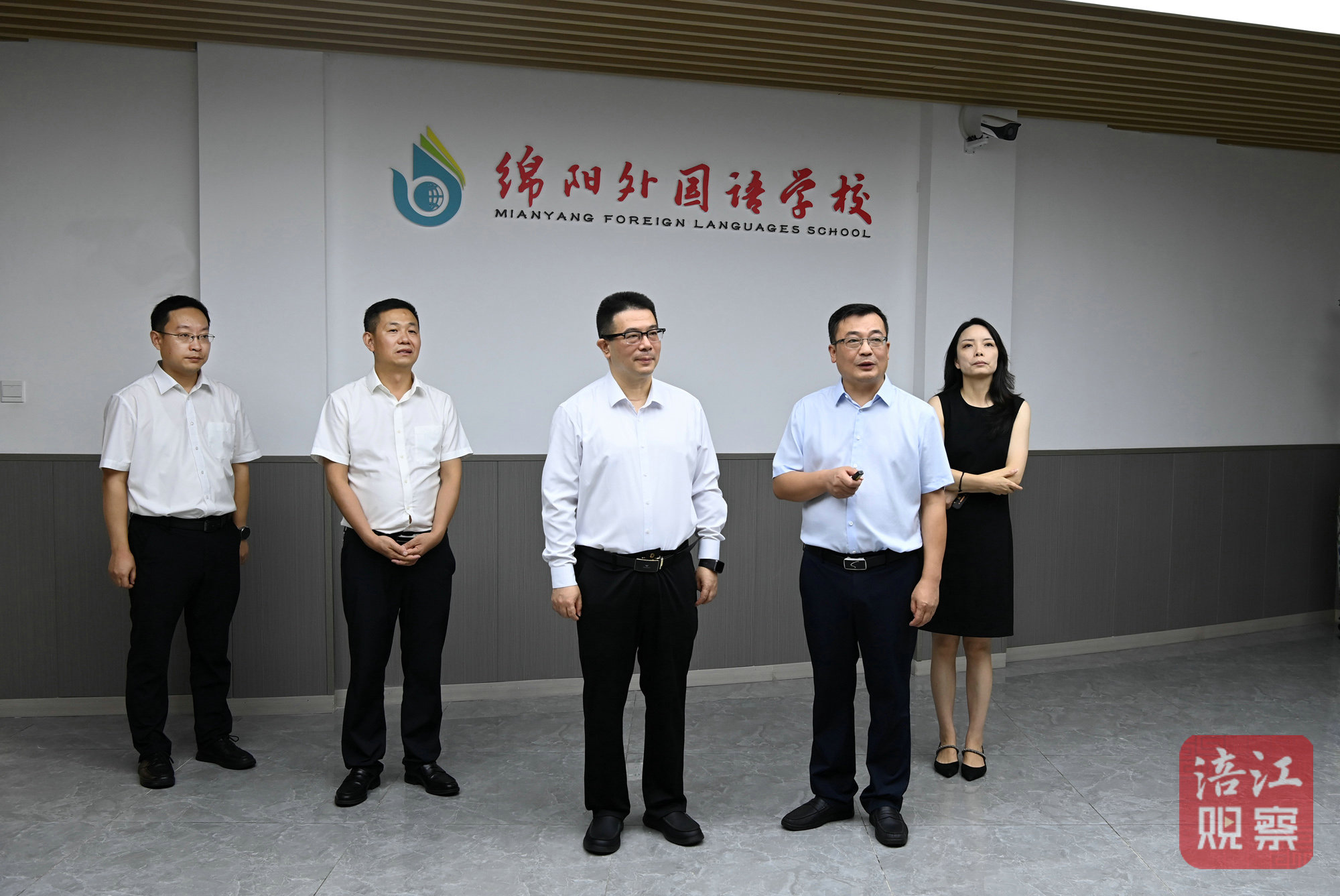 2024年9月9日，李云調(diào)研教育發(fā)展情況、慰問(wèn)教師代表9（外國(guó)語(yǔ)學(xué)校）  張莉 攝 (1).jpg