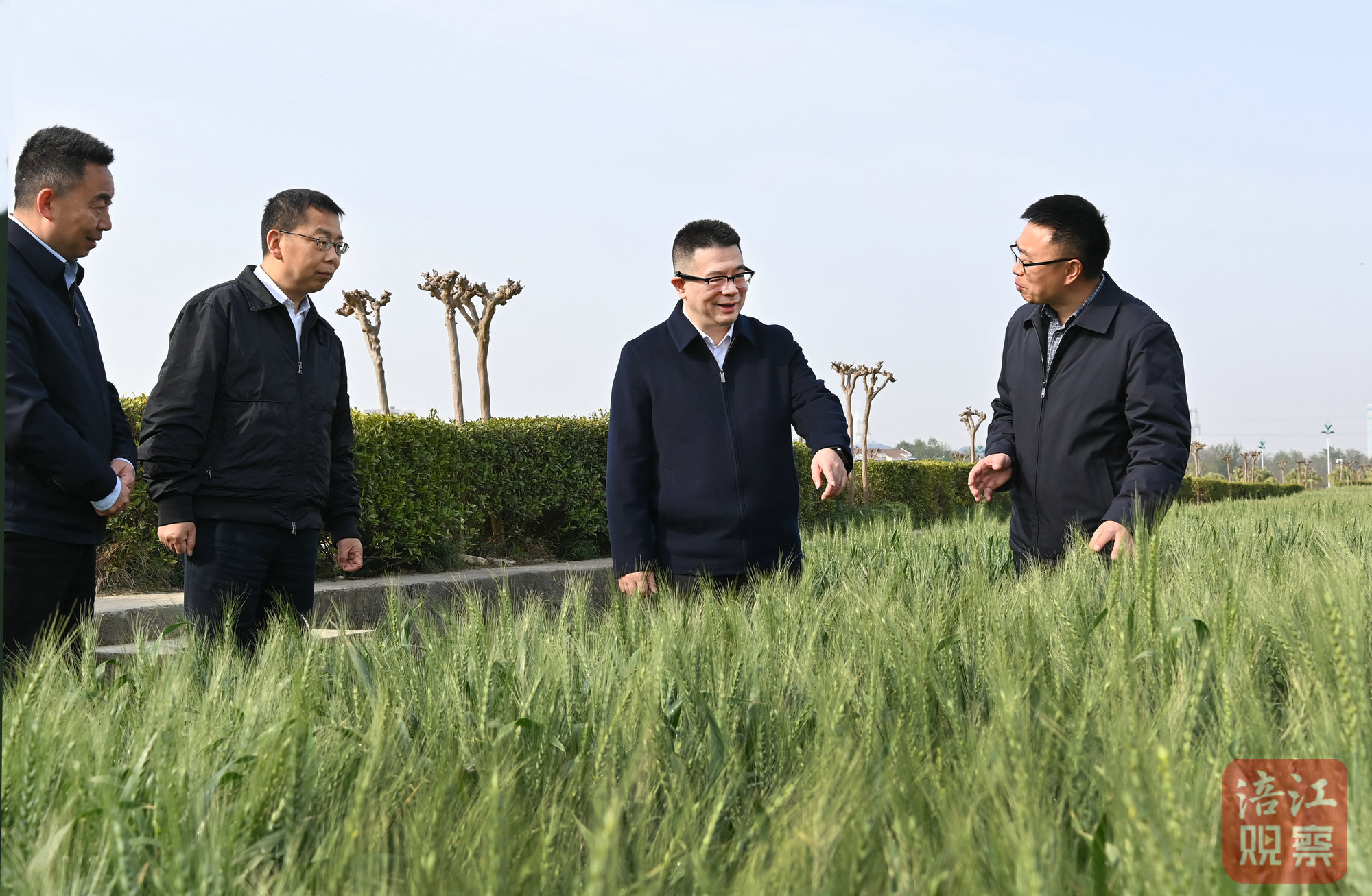 2025年4月3日，李云在農(nóng)科院調(diào)研農(nóng)業(yè)農(nóng)村工作2   張莉 攝.jpg